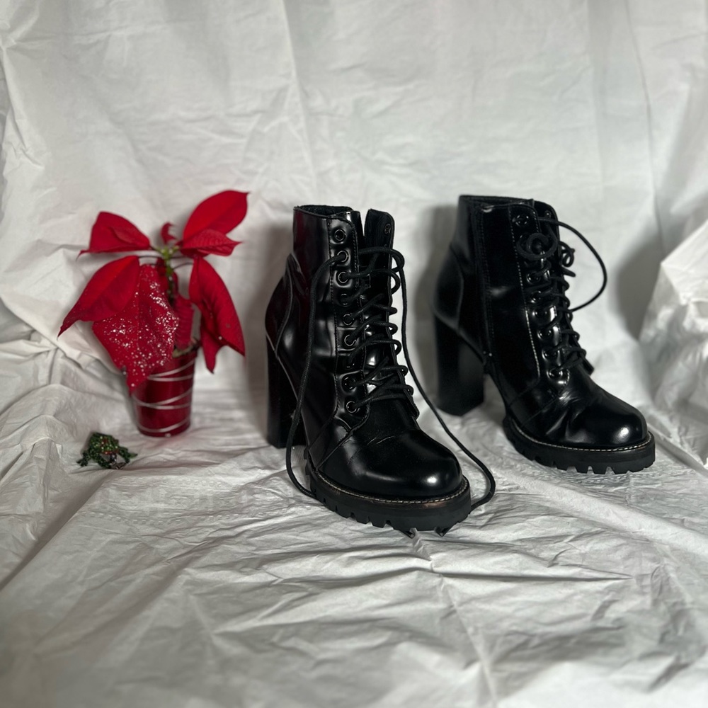 Jeffrey Campbell women’s legion Boot
